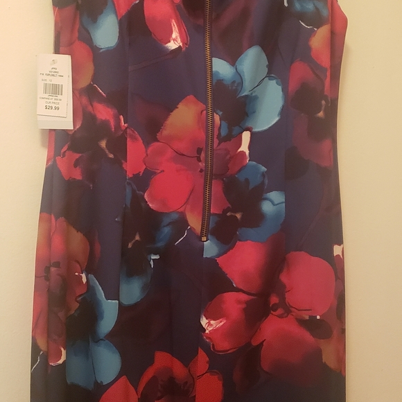 Dress - Picture 3 of 6